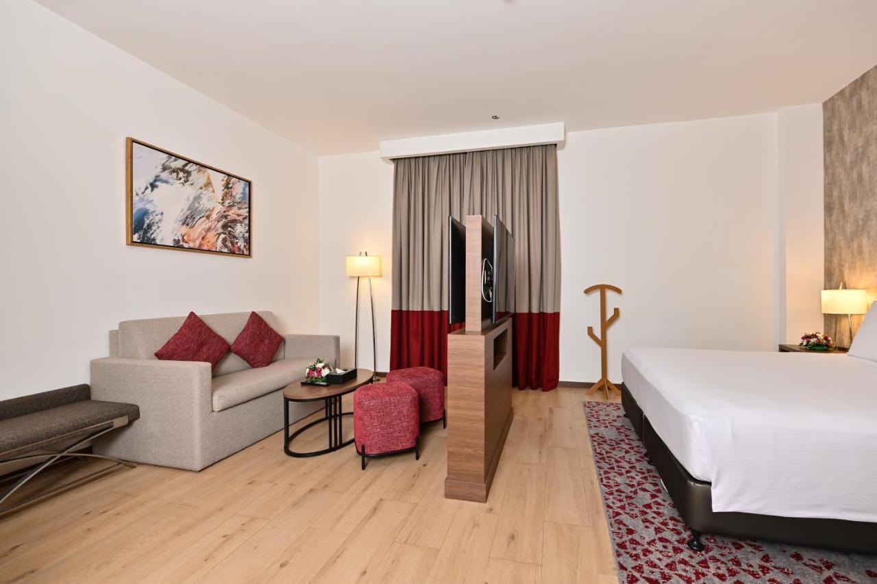 Comfort Hotel Jeddah King Road Exterior photo