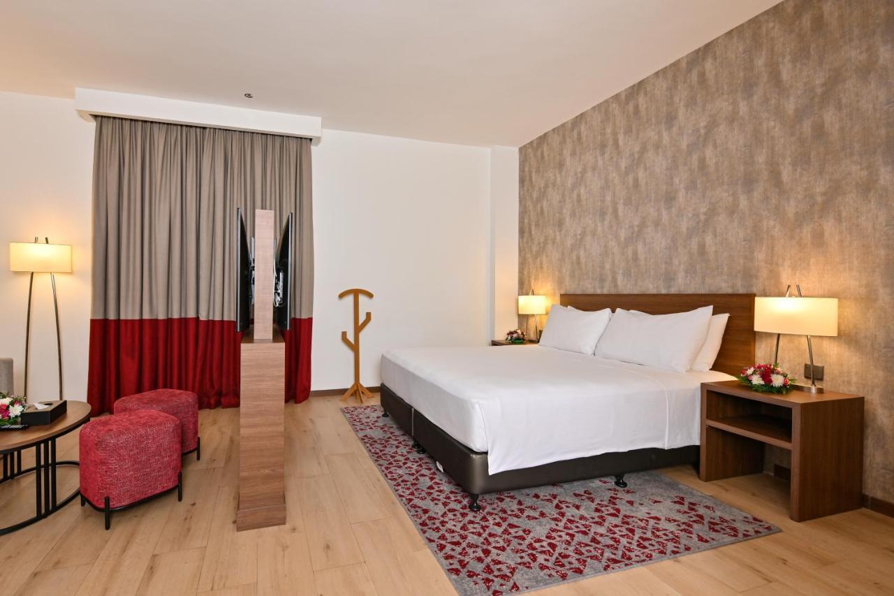 Comfort Hotel Jeddah King Road Exterior photo
