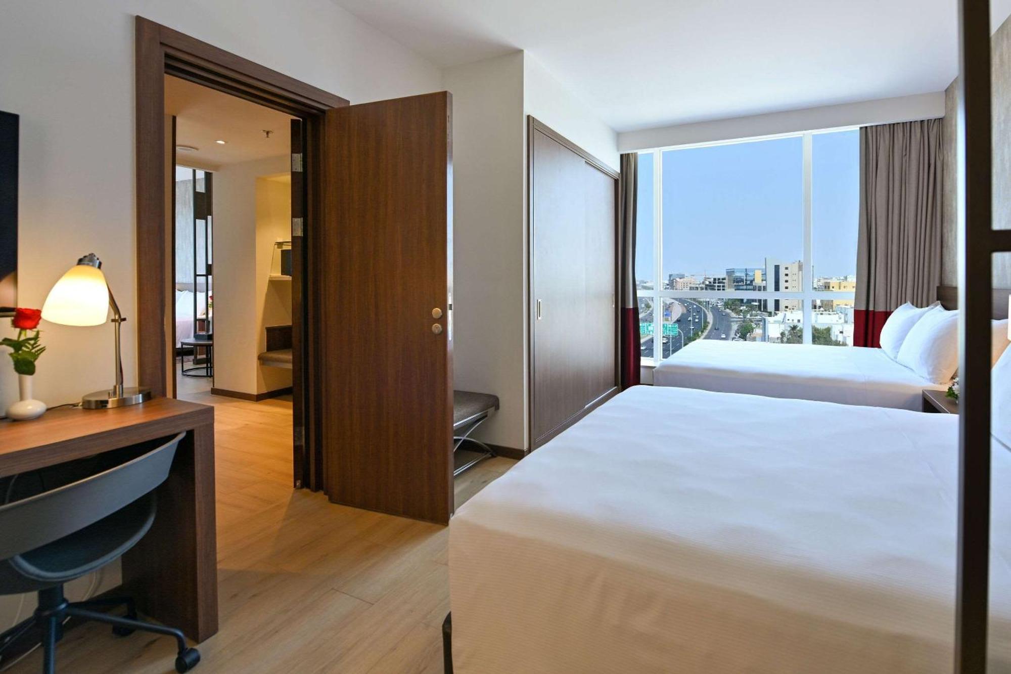 Comfort Hotel Jeddah King Road Exterior photo