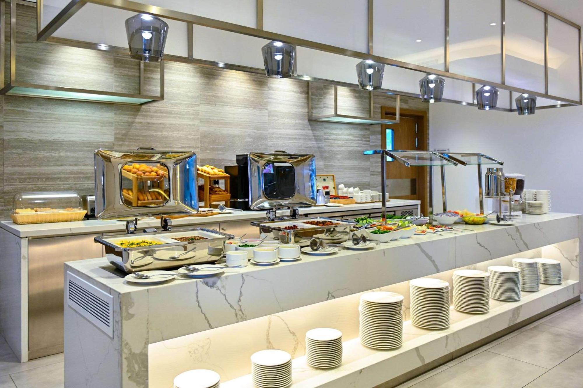 Comfort Hotel Jeddah King Road Exterior photo